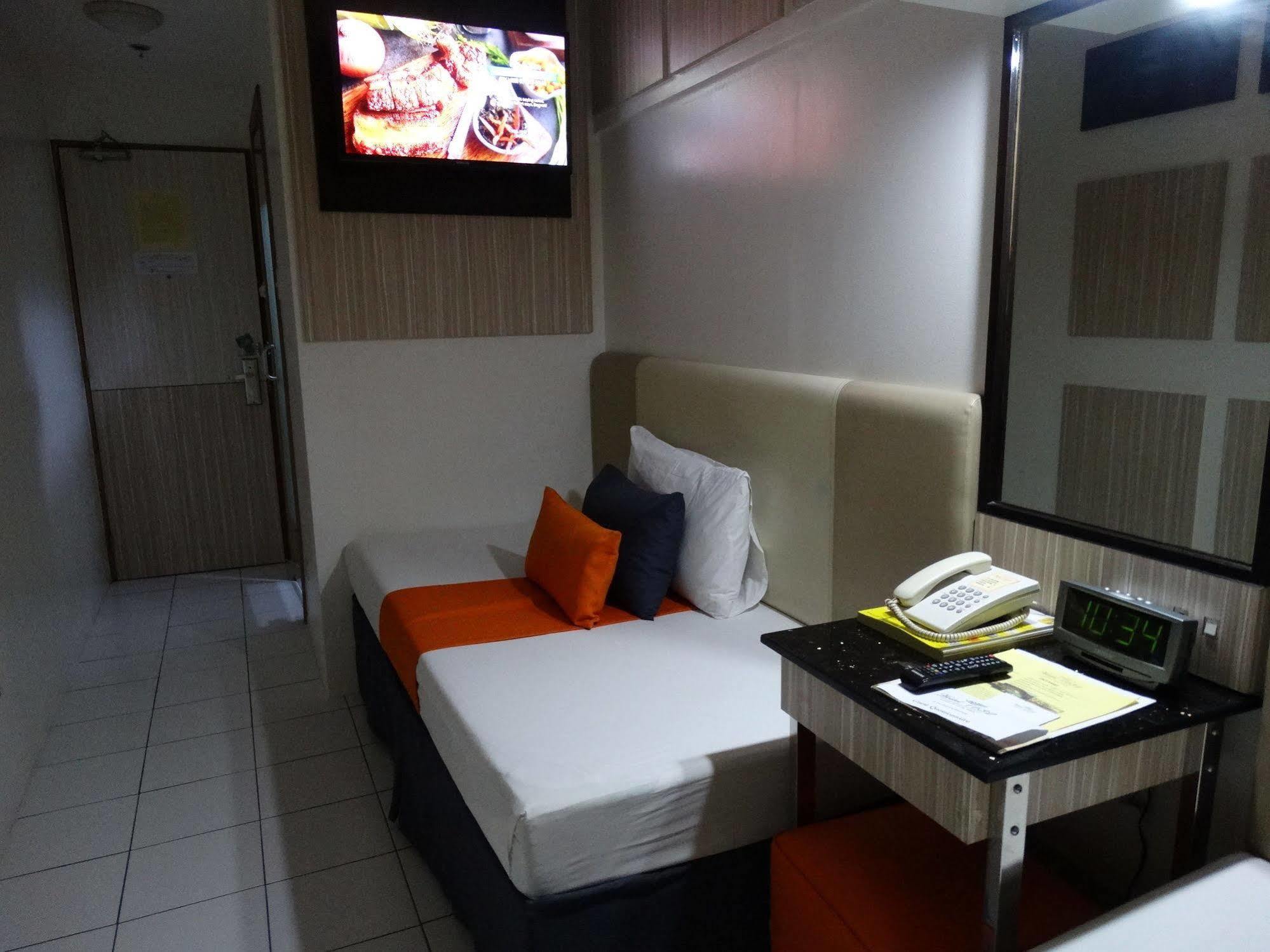 Hostel 1632 Manila Exteriör bild